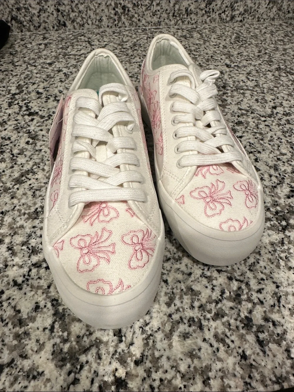 Sincerely Jules White Canvas Sneakers with Pink Bow Embroidery